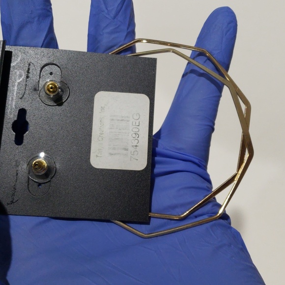 Bold Gold-Tone Geometric Octagon Hoop Earrings – 3" Statement Hoops for Women - Picture 7 of 8